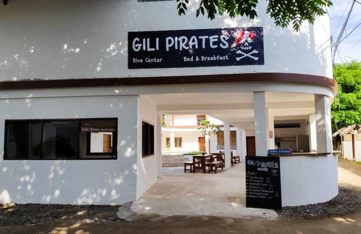 Auberge de jeunesse Gili Pirates à Gili Trawangan Extérieur photo